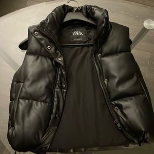 Zara Black puffer Vest